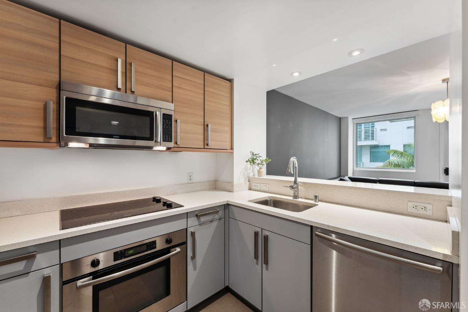 555 4th Street Unit: 514