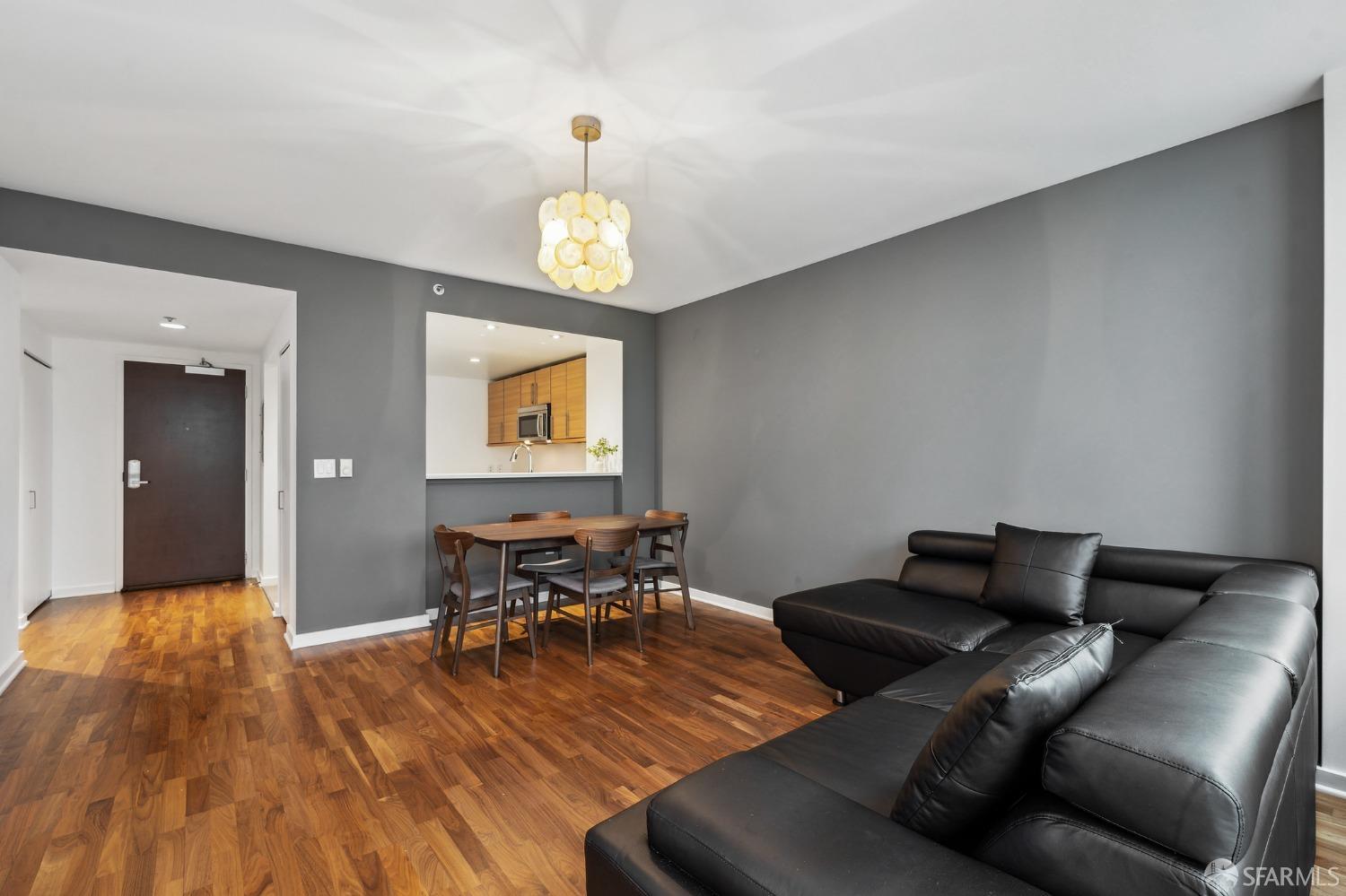 555 4th Street Unit: 514