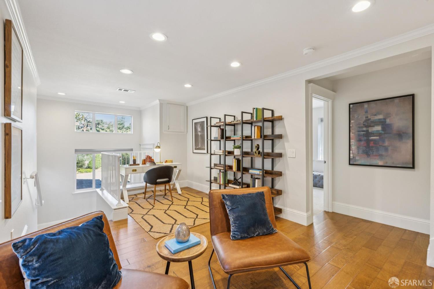 165 W Macarthur Boulevard