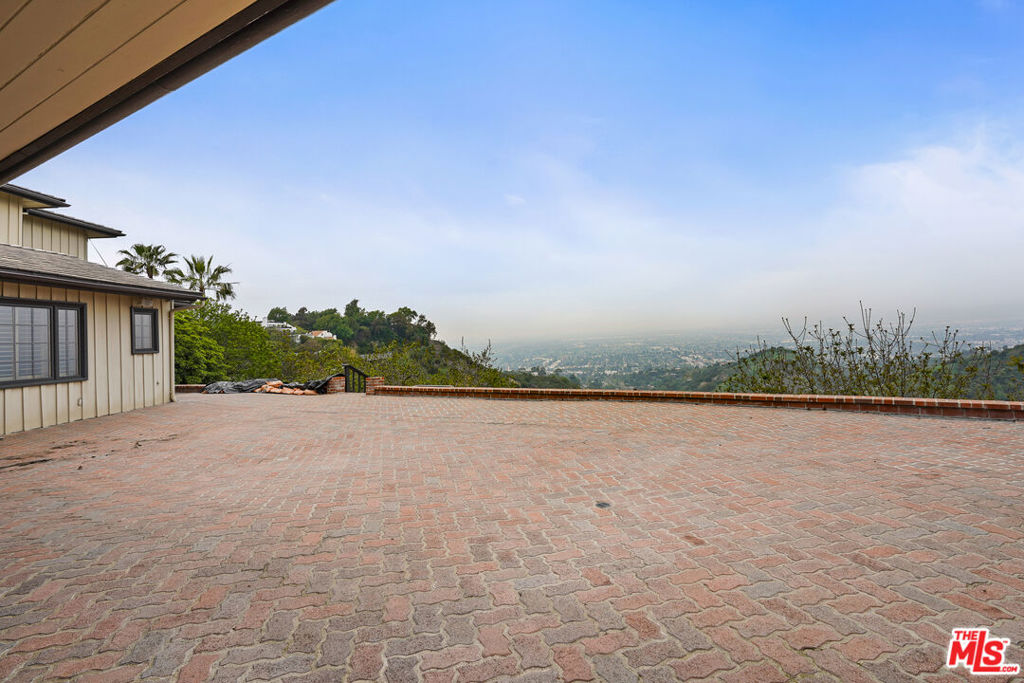 13150 Mulholland Drive