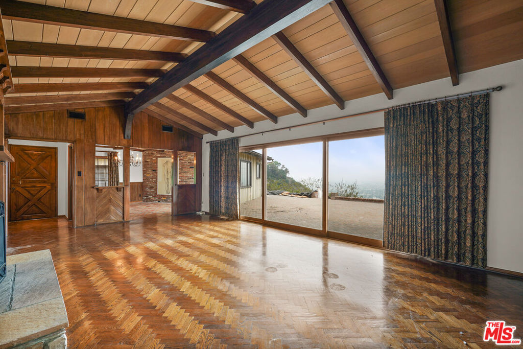 13150 Mulholland Drive