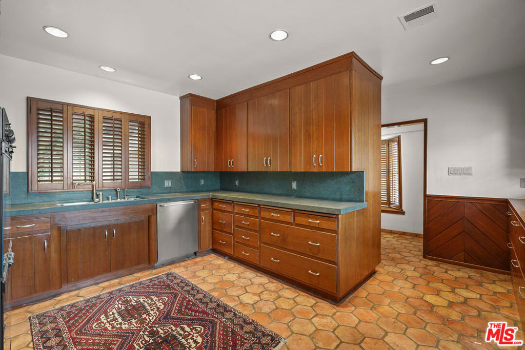 13150 Mulholland Drive