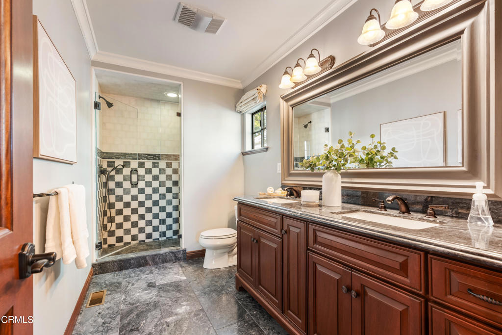 2048 La France Avenue