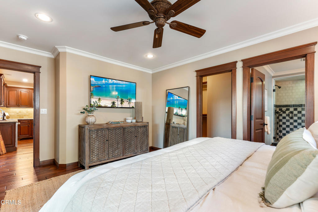 2048 La France Avenue