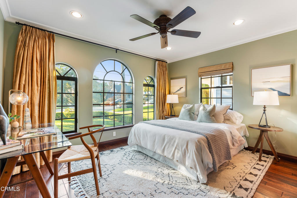 2048 La France Avenue