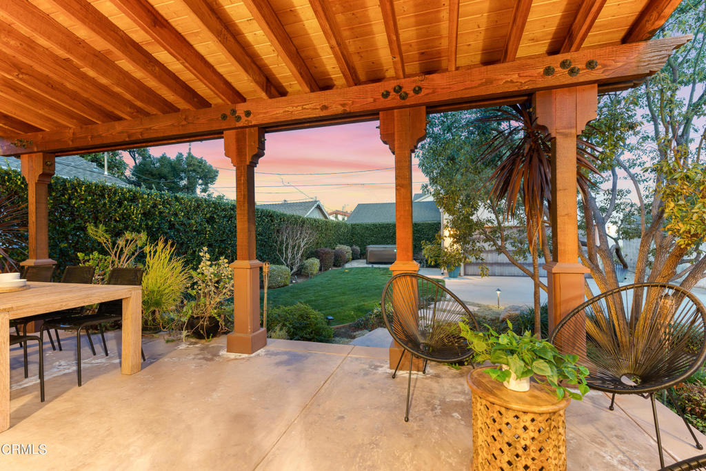 2048 La France Avenue