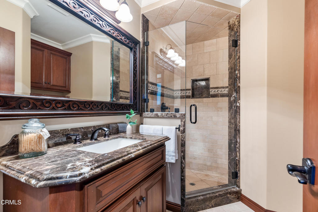 2048 La France Avenue