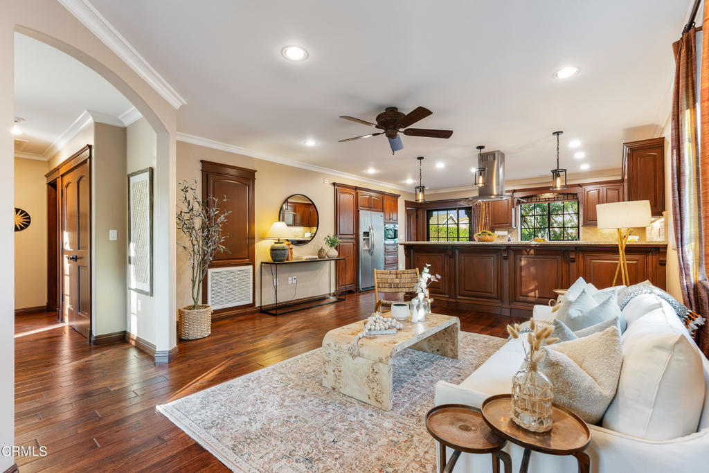 2048 La France Avenue