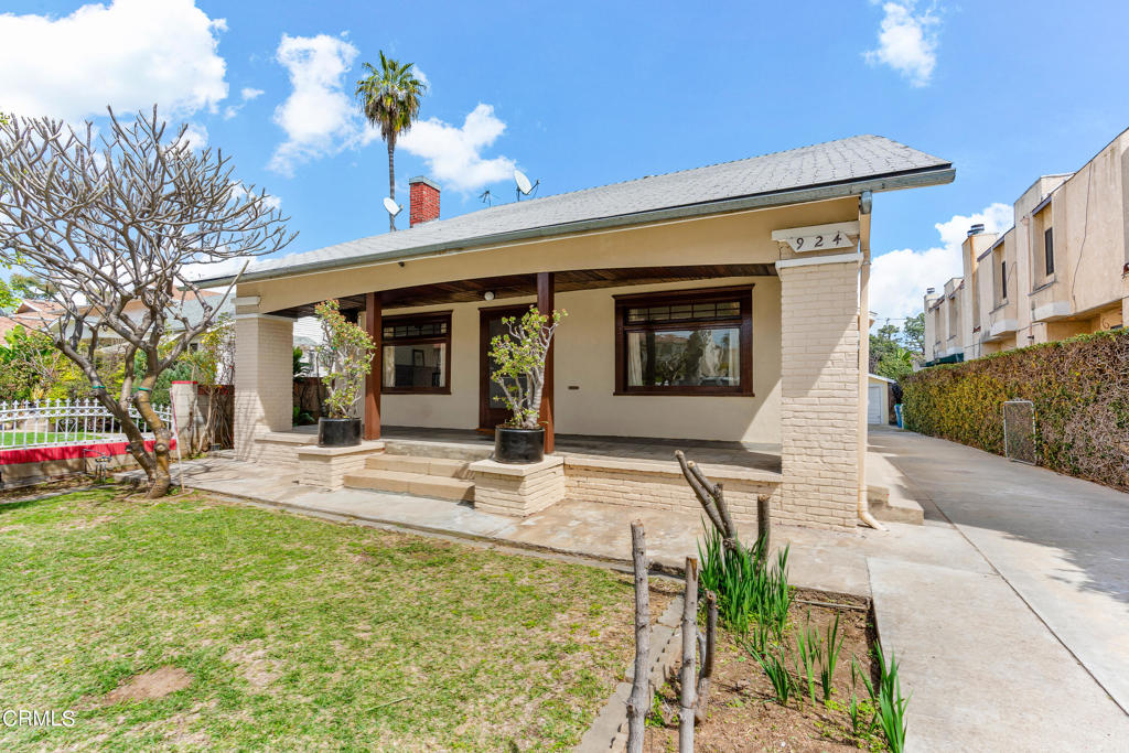 924 N Stoneman Avenue