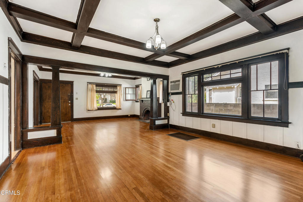 924 N Stoneman Avenue