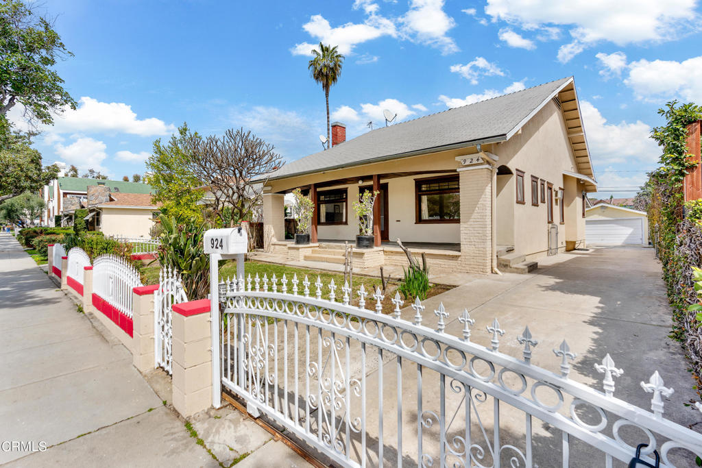 924 N Stoneman Avenue