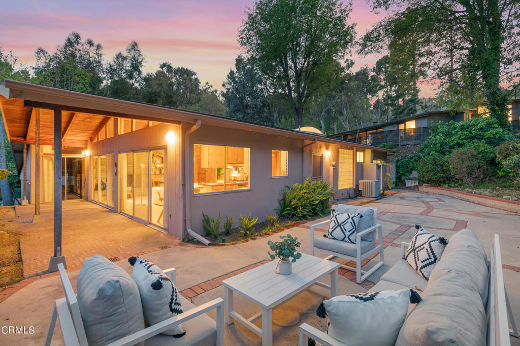 8929 Wonderland Park Avenue