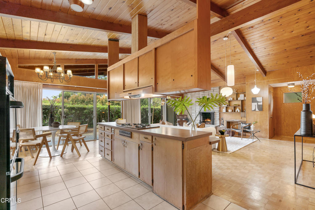 8929 Wonderland Park Avenue