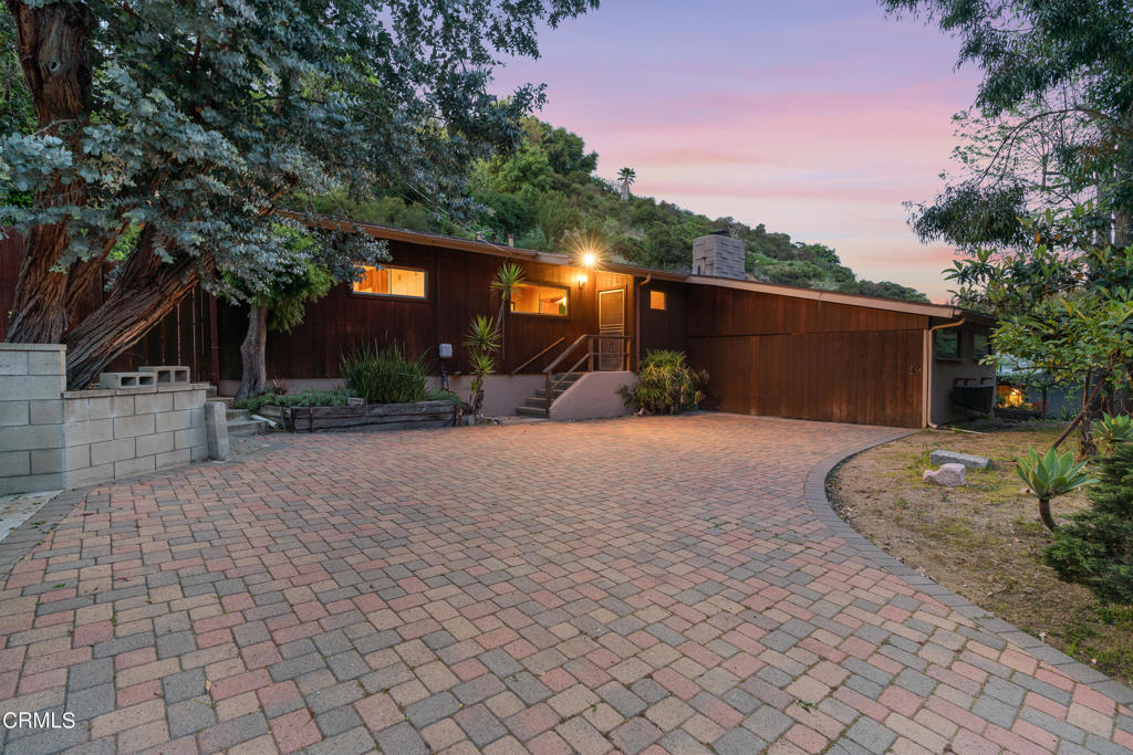 8929 Wonderland Park Avenue