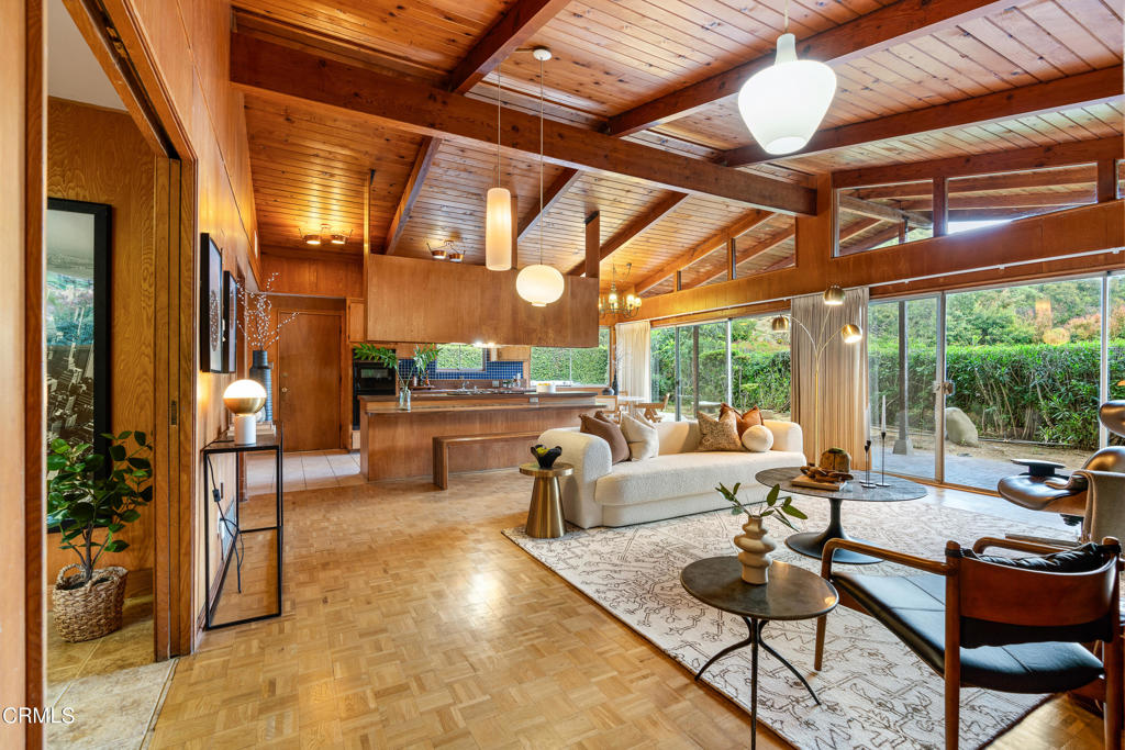 8929 Wonderland Park Avenue