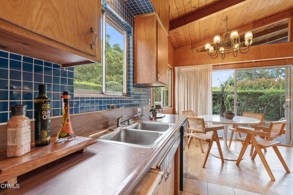 8929 Wonderland Park Avenue