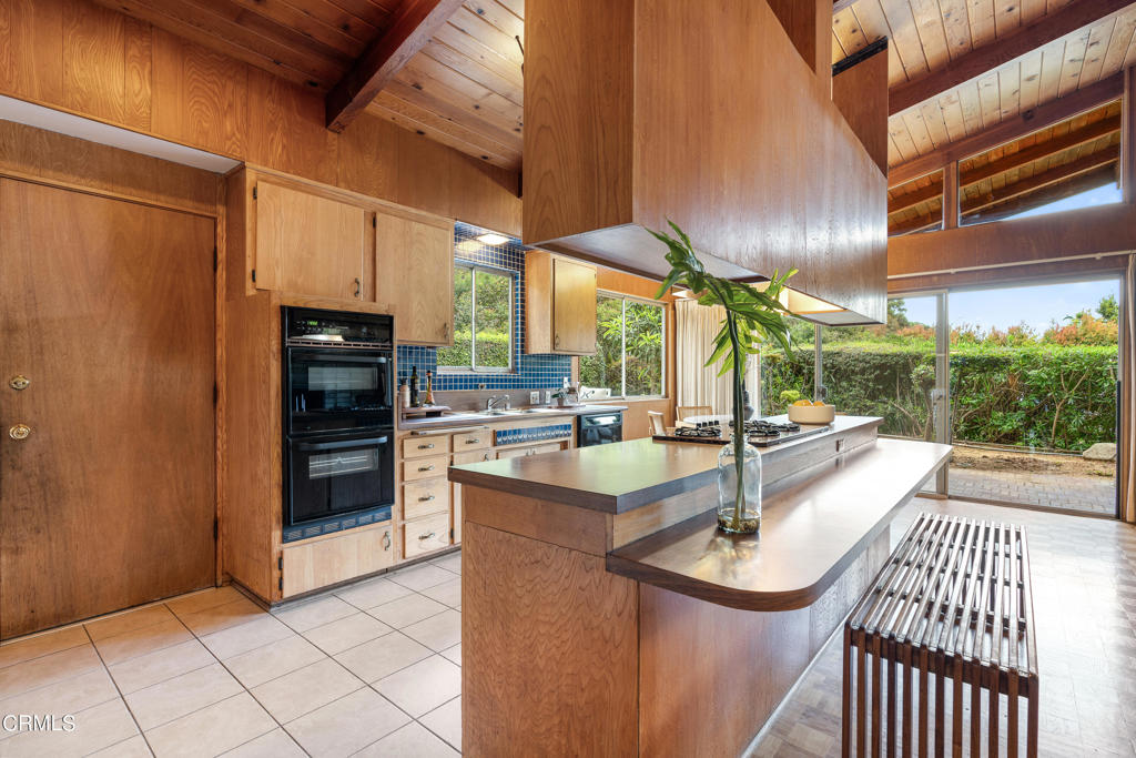 8929 Wonderland Park Avenue