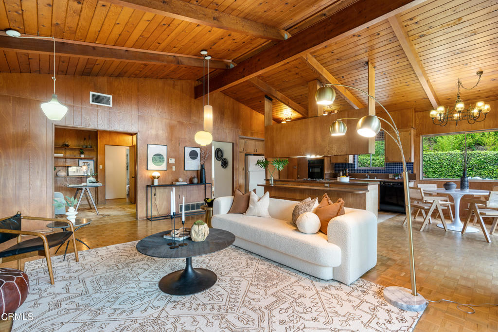 8929 Wonderland Park Avenue