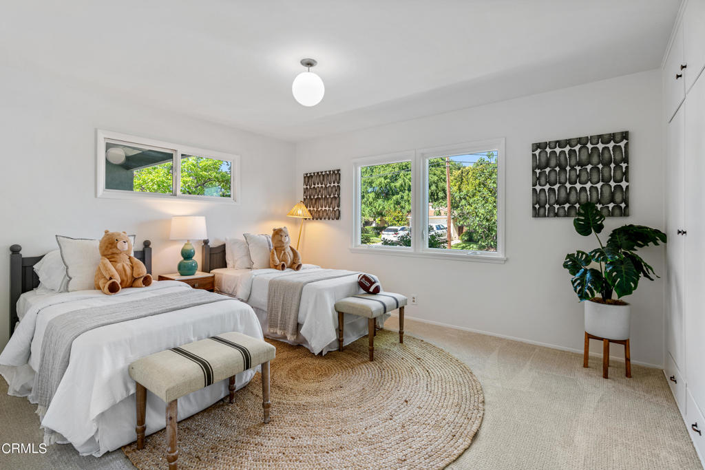 11031 Amestoy Avenue