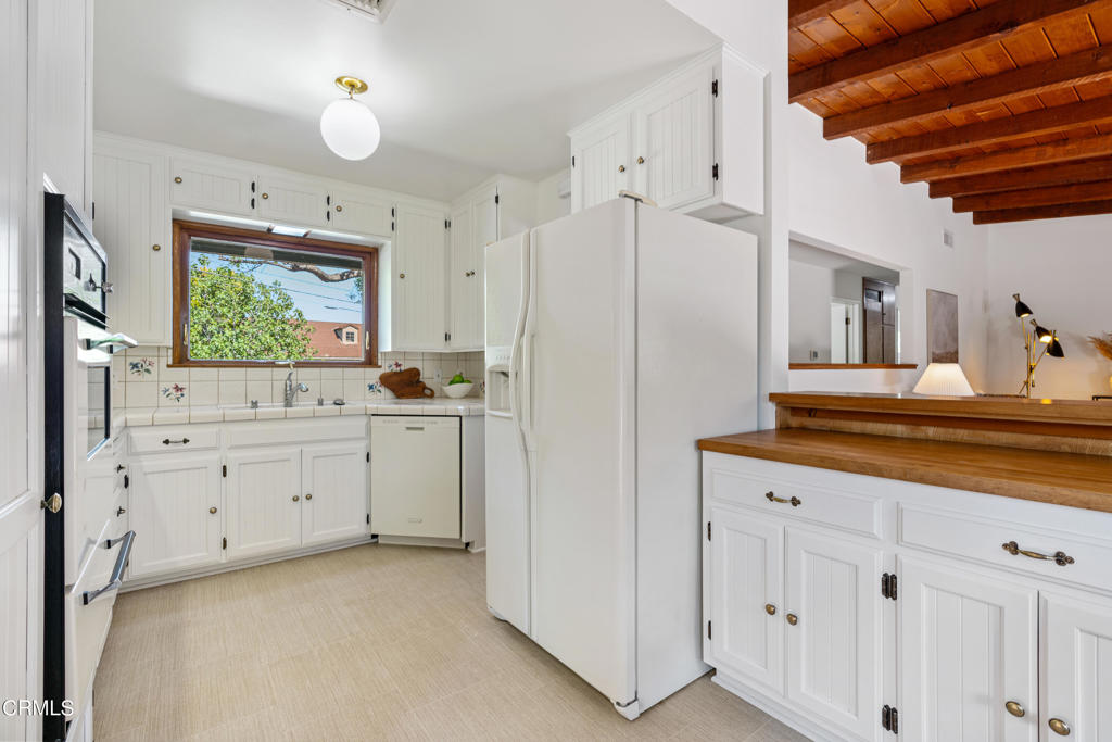 11031 Amestoy Avenue