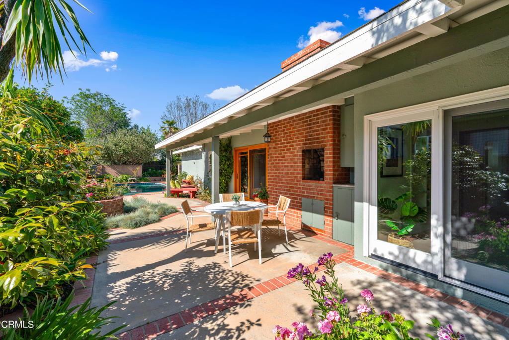 11031 Amestoy Avenue