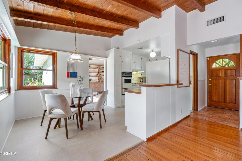 11031 Amestoy Avenue