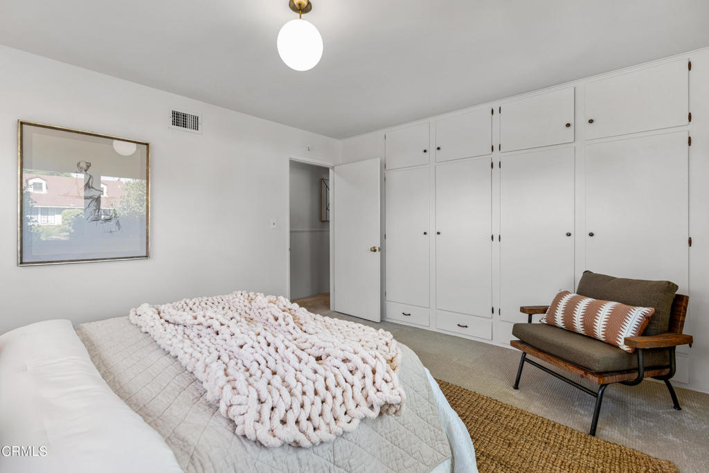 11031 Amestoy Avenue