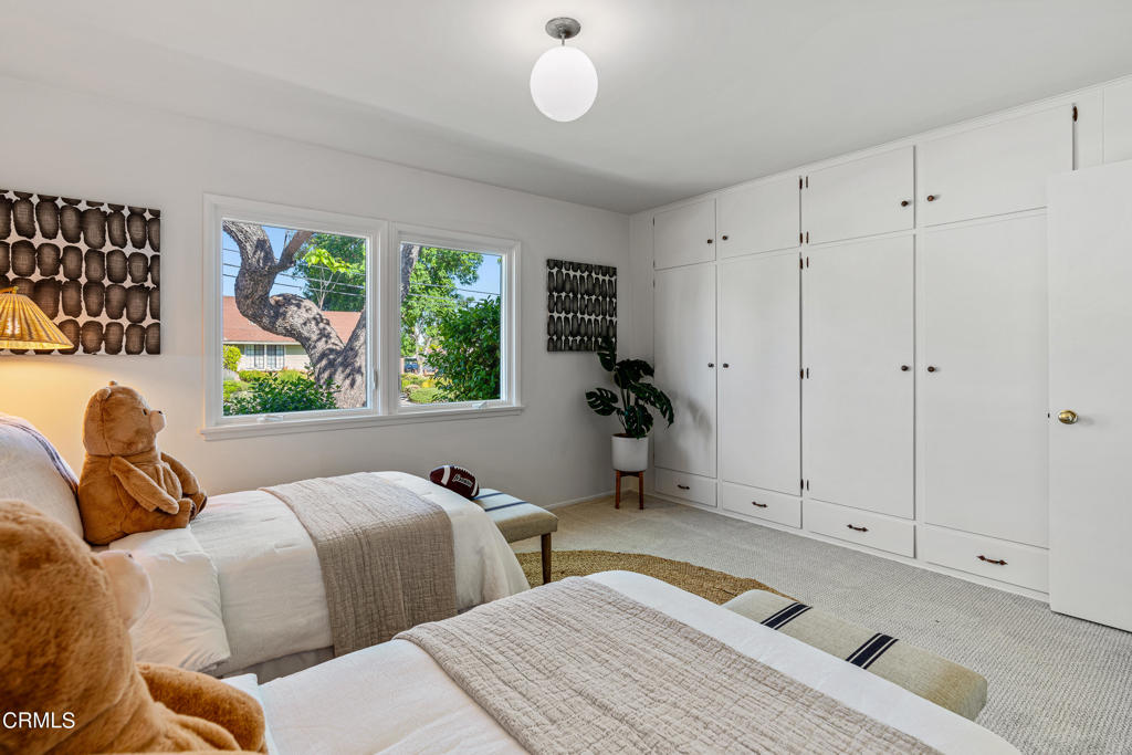 11031 Amestoy Avenue