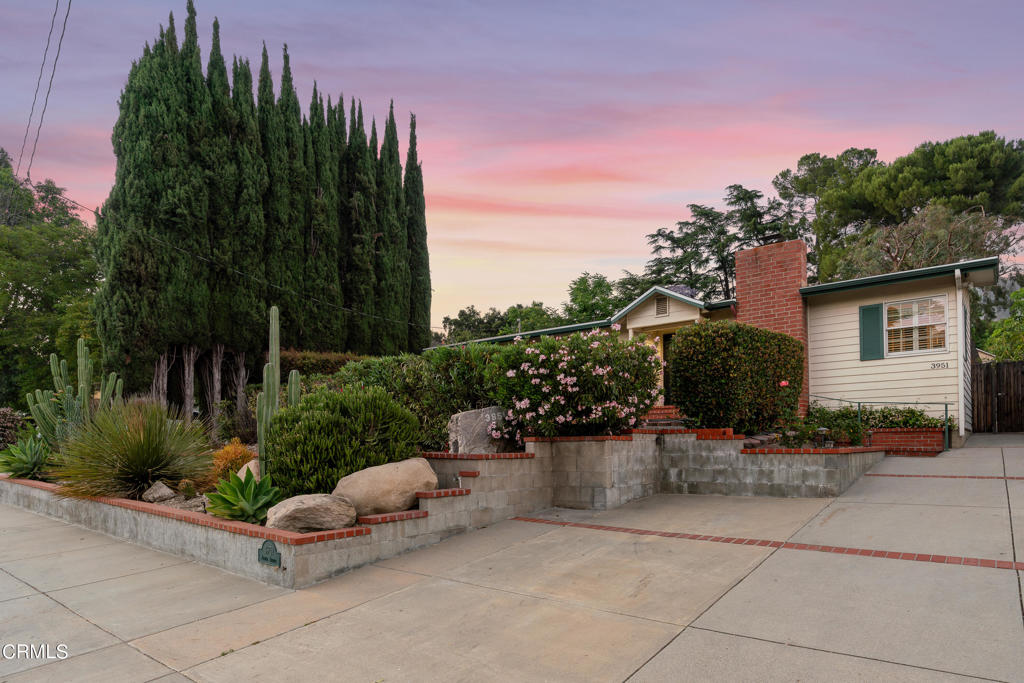 3951 Altura Avenue