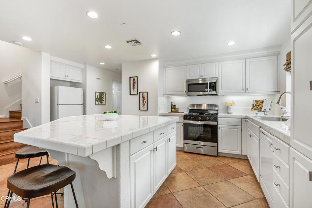 15861 Birdfeeder Lane