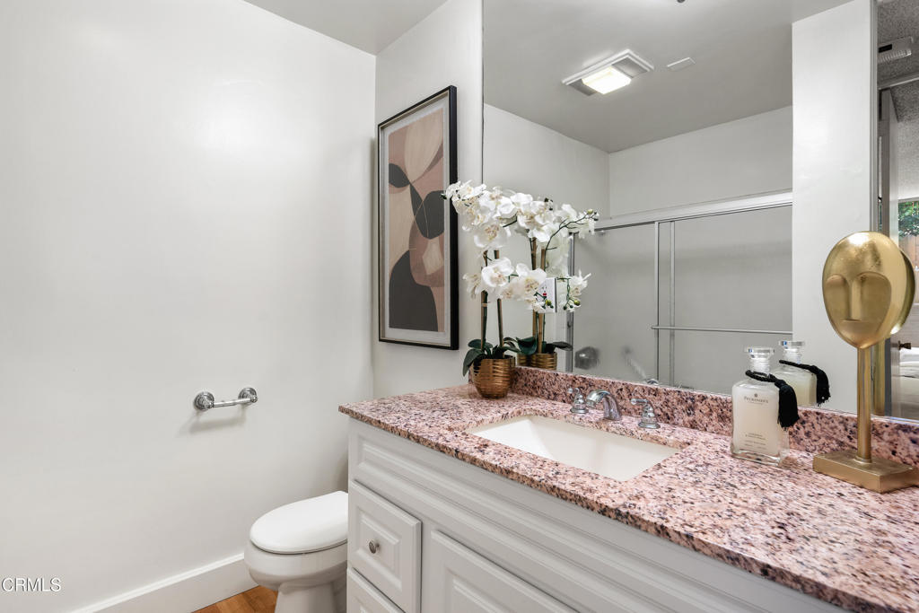 465 S Hudson Avenue 3