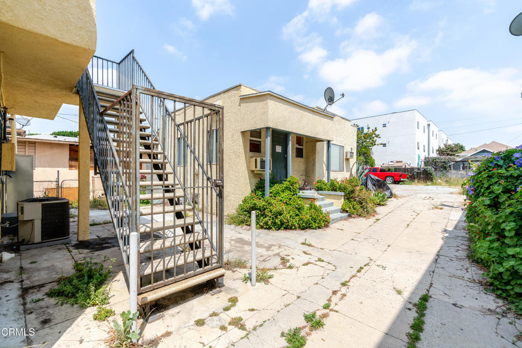 332 N St Louis Street
