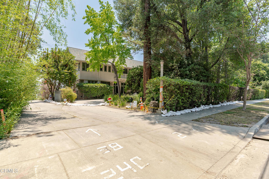 240 E Mendocino Street