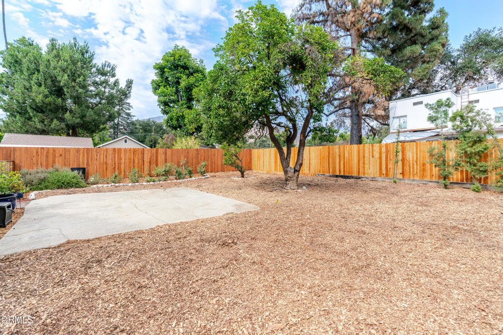1830 N El Molino Avenue