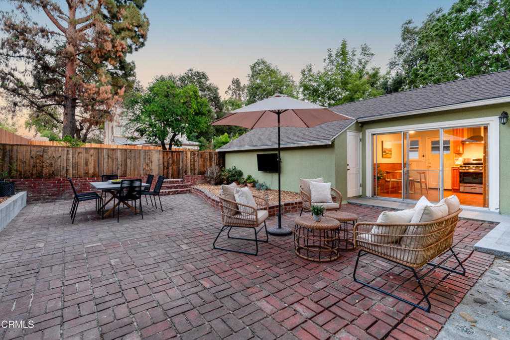 1830 N El Molino Avenue