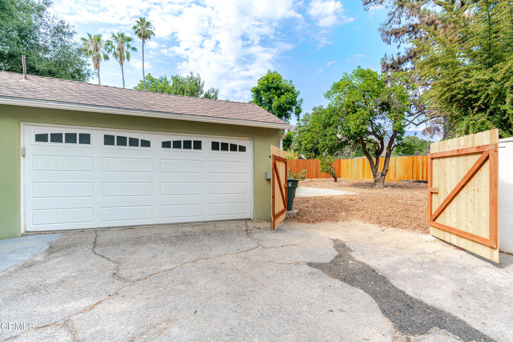 1830 N El Molino Avenue