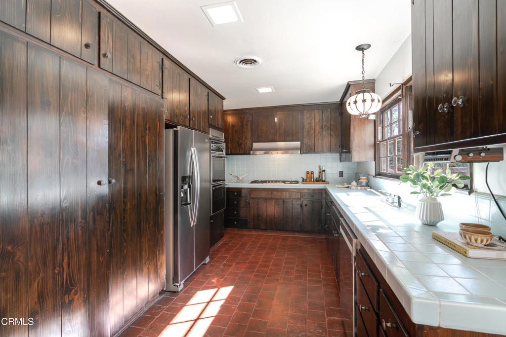 10400 Mcbroom Street