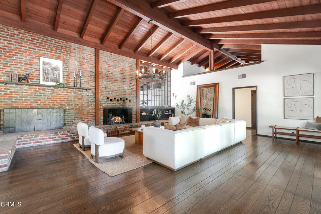 10400 Mcbroom Street