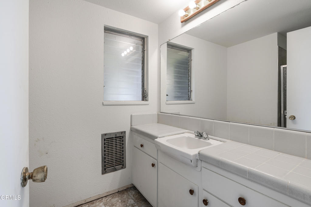 10632 Henderson Avenue