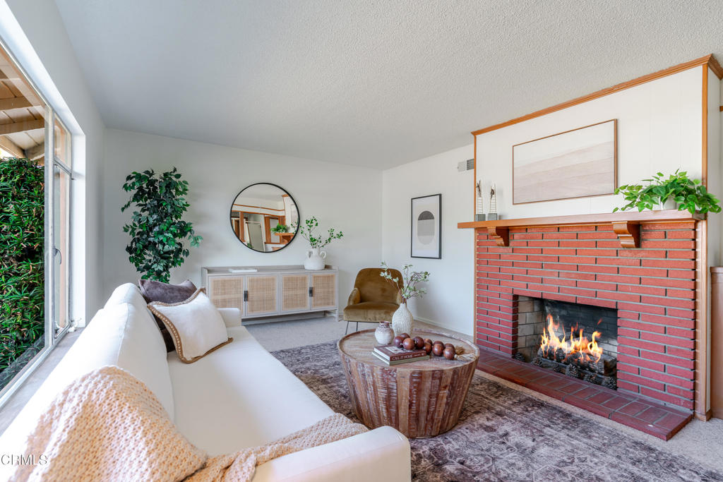 1504 E Grovecenter Street