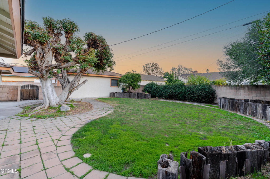 1504 E Grovecenter Street