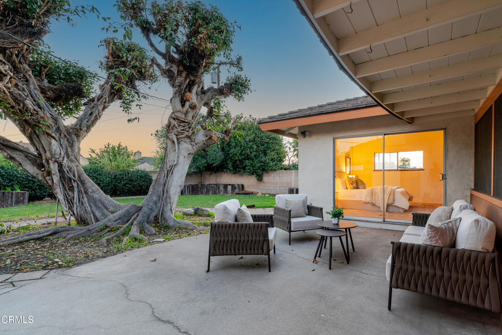 1504 E Grovecenter Street