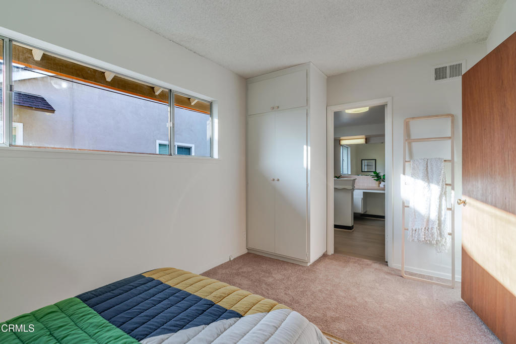 1504 E Grovecenter Street