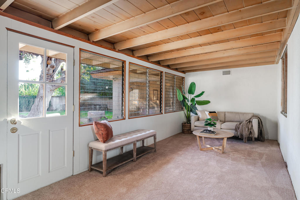 1504 E Grovecenter Street