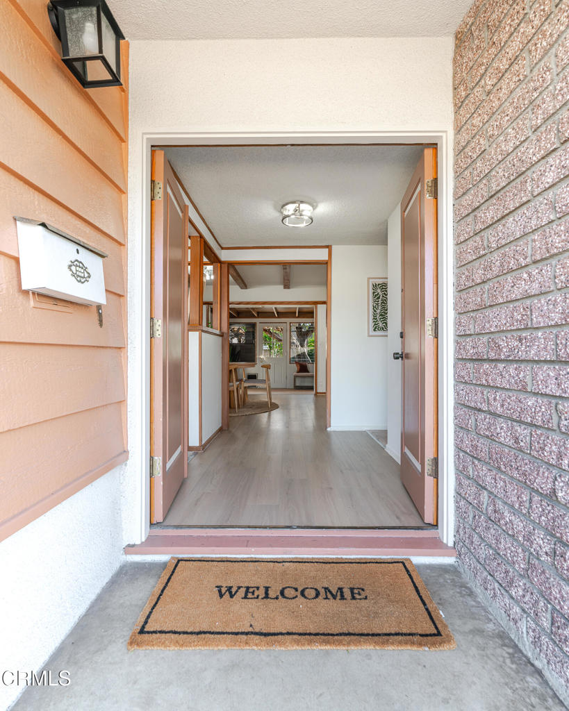 1504 E Grovecenter Street