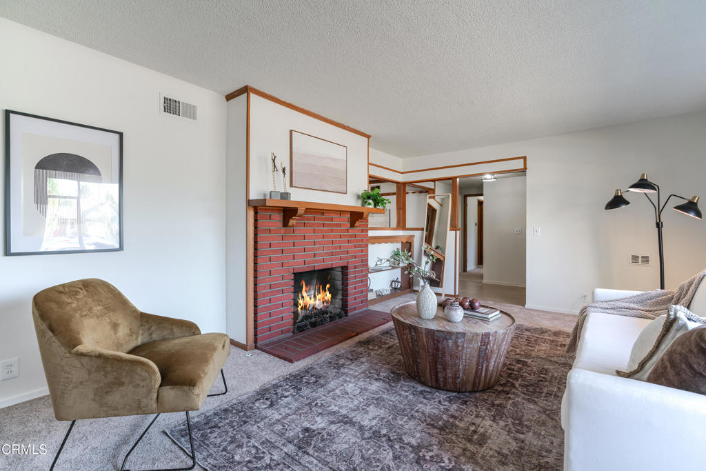 1504 E Grovecenter Street