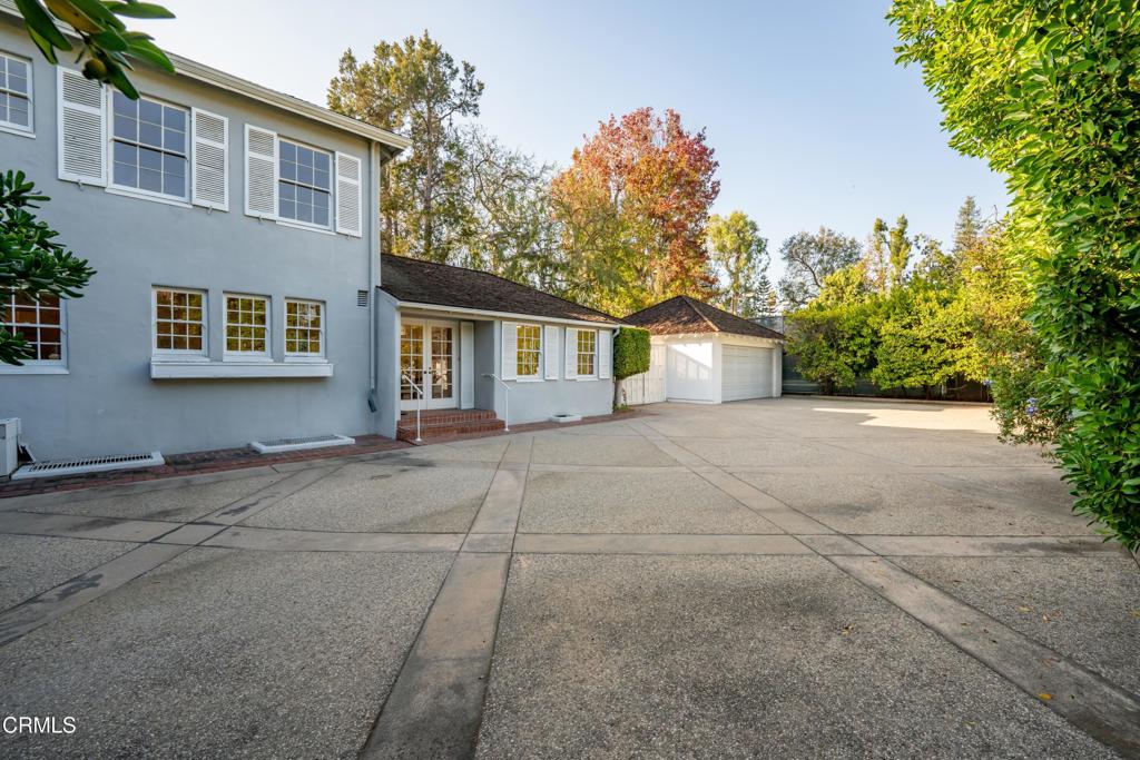 1527 E California Boulevard