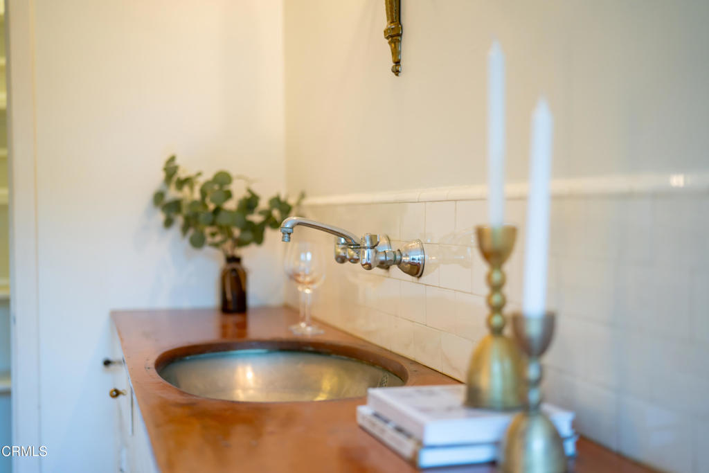 1527 E California Boulevard