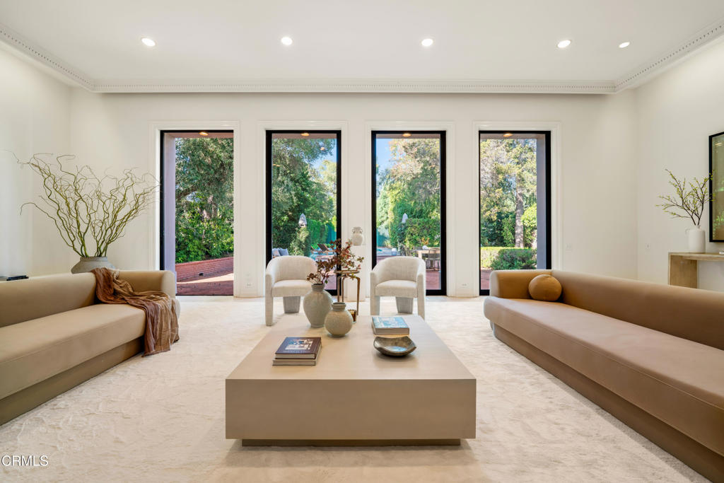 1527 E California Boulevard