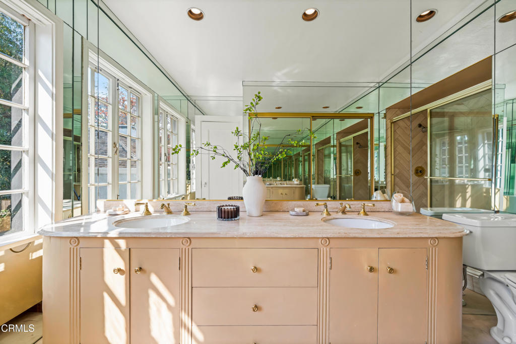 1527 E California Boulevard